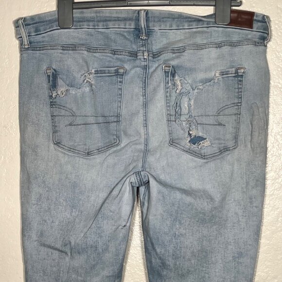American Eagle Hi-Rise Jegging Light Wash Distressed Denim Size 18 Luxe Stretch - Picture 8 of 16